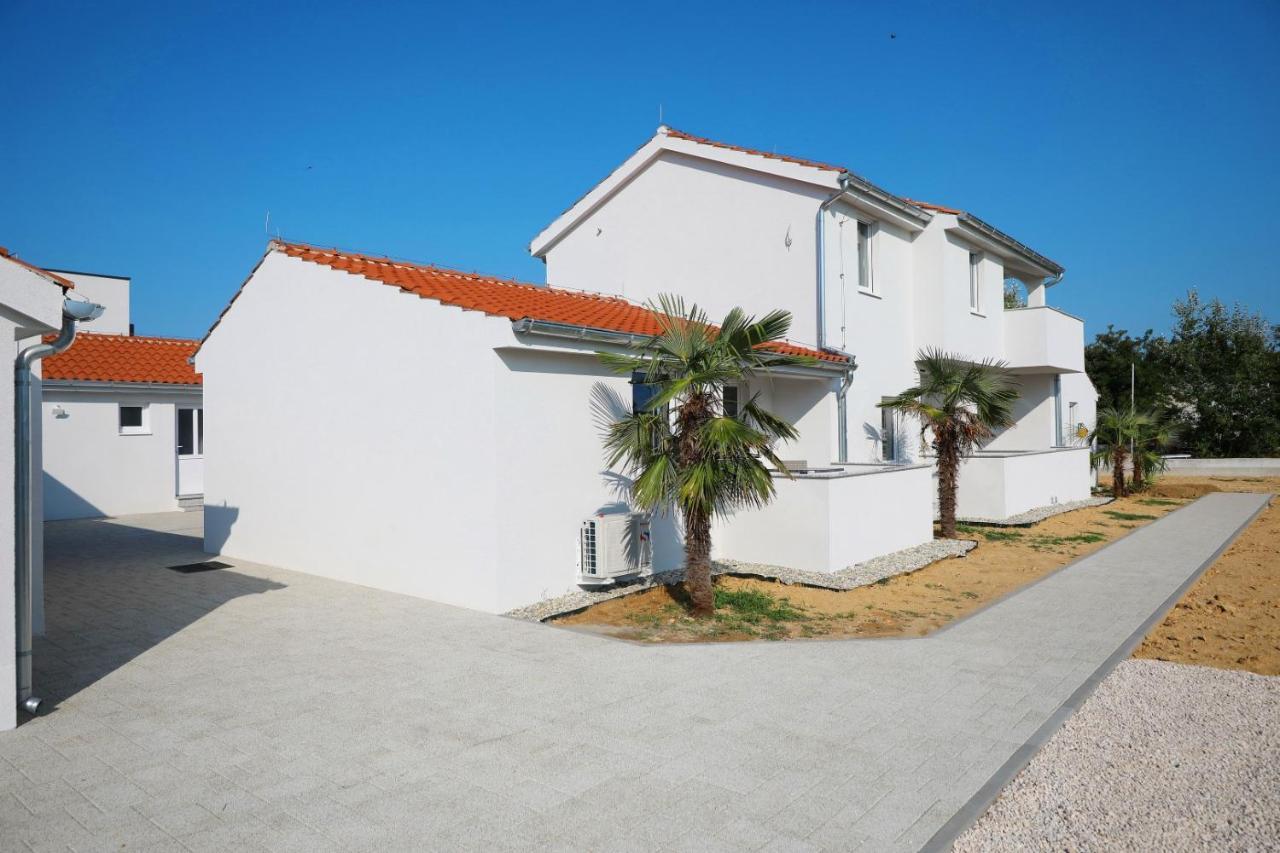 Apartments Noa Nin Zdrijac ภายนอก รูปภาพ