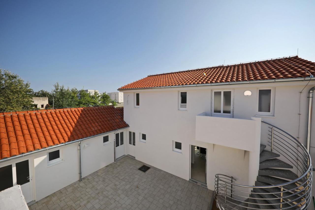 Apartments Noa Nin Zdrijac ภายนอก รูปภาพ