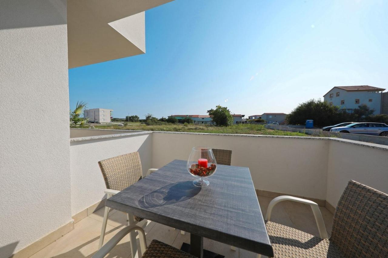 Apartments Noa Nin Zdrijac ภายนอก รูปภาพ